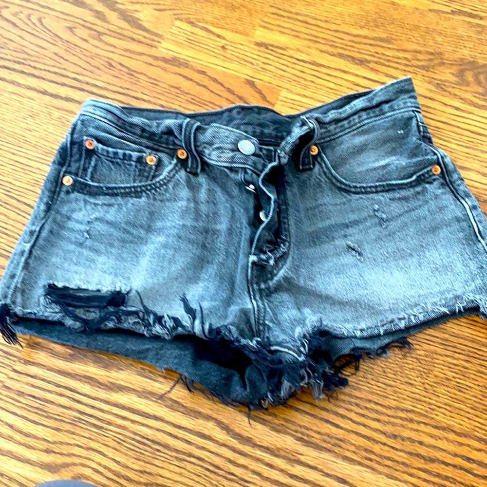 Levi’s 501 cutoff shorts